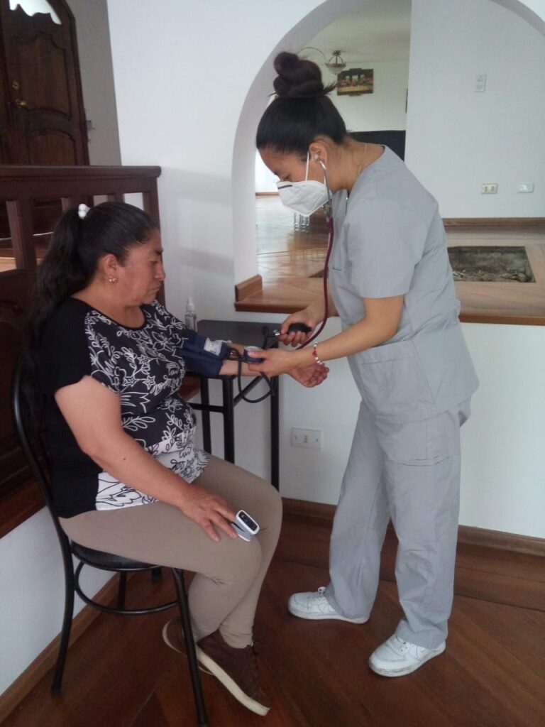 Atencion_Medica_Adulto_Mayor_CuapanaD